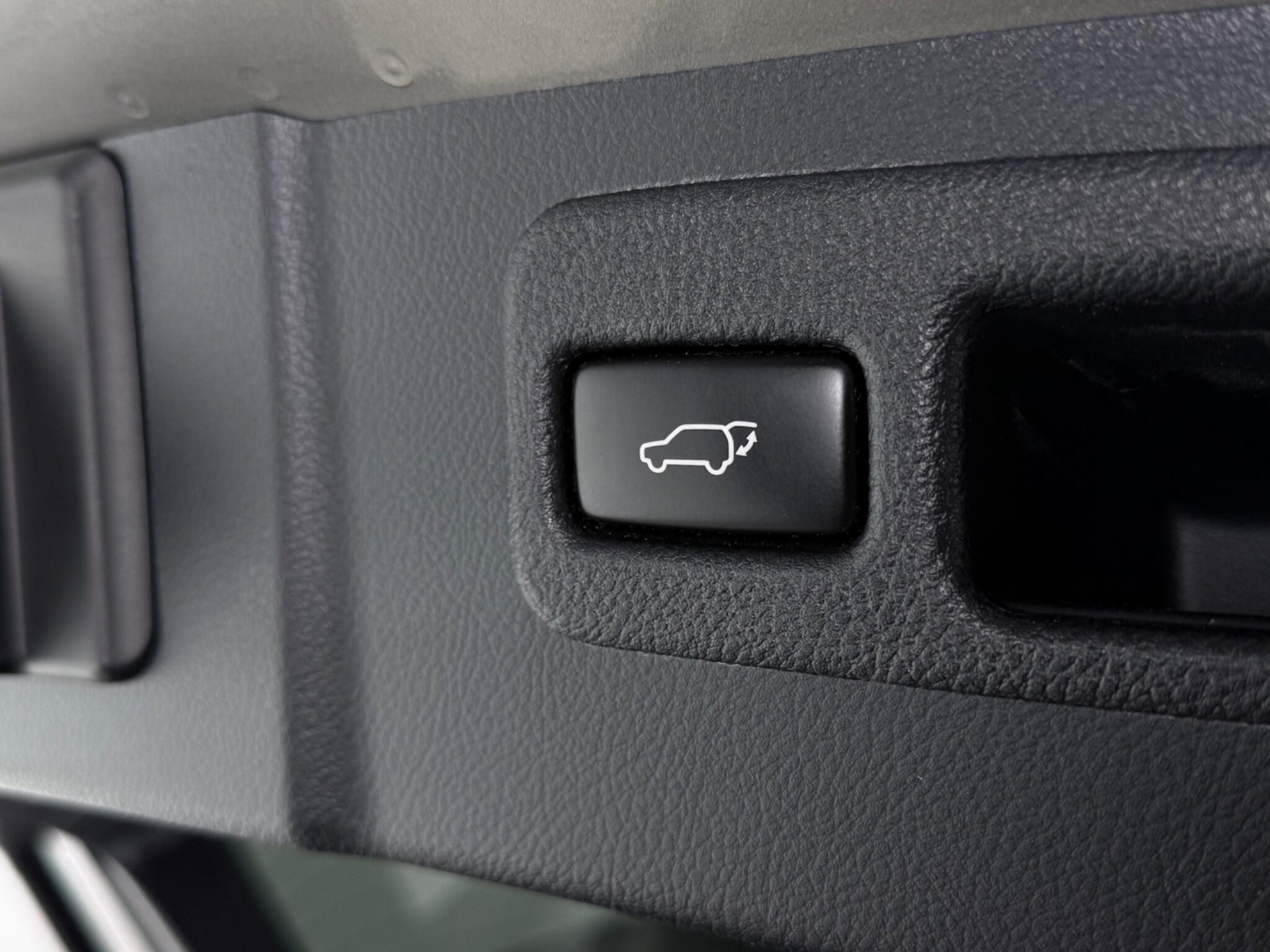 Lexus NX view 11