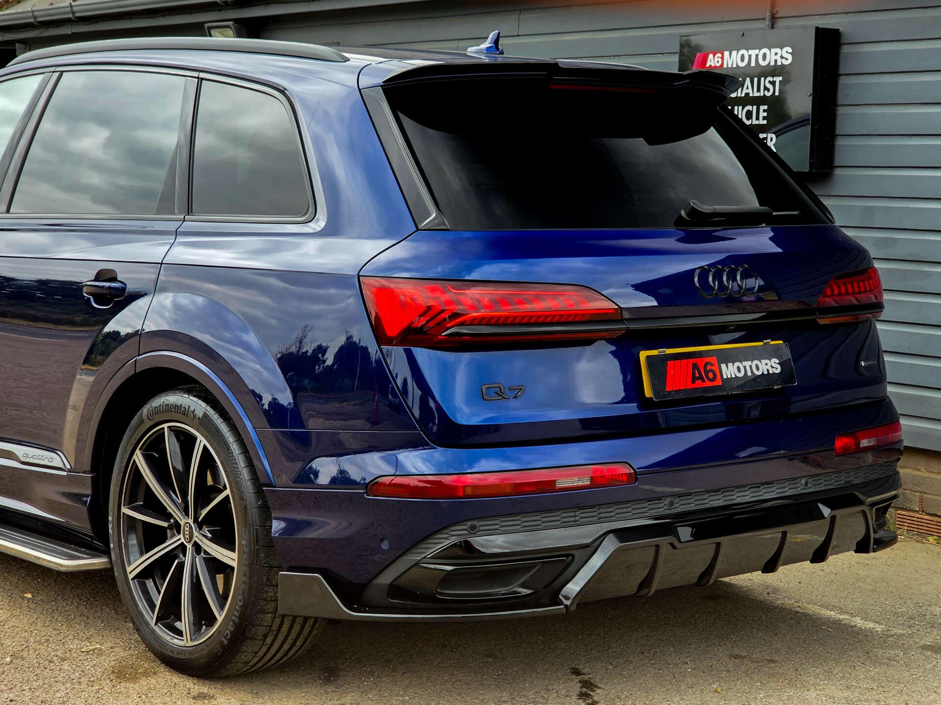 Audi Q7 view 17