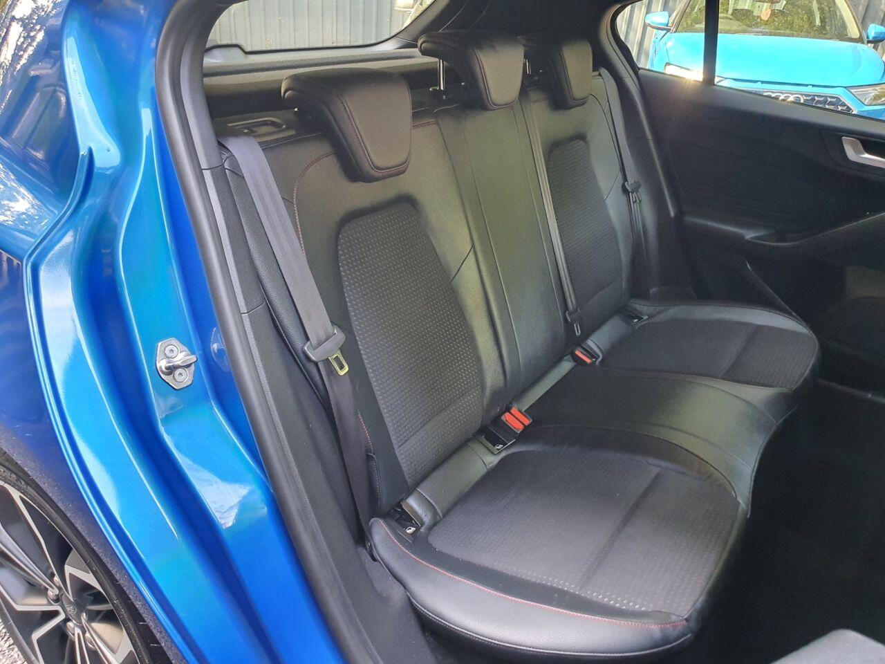Ford Focus view 19