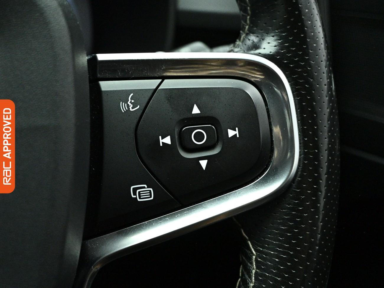 Volvo XC40 view 23
