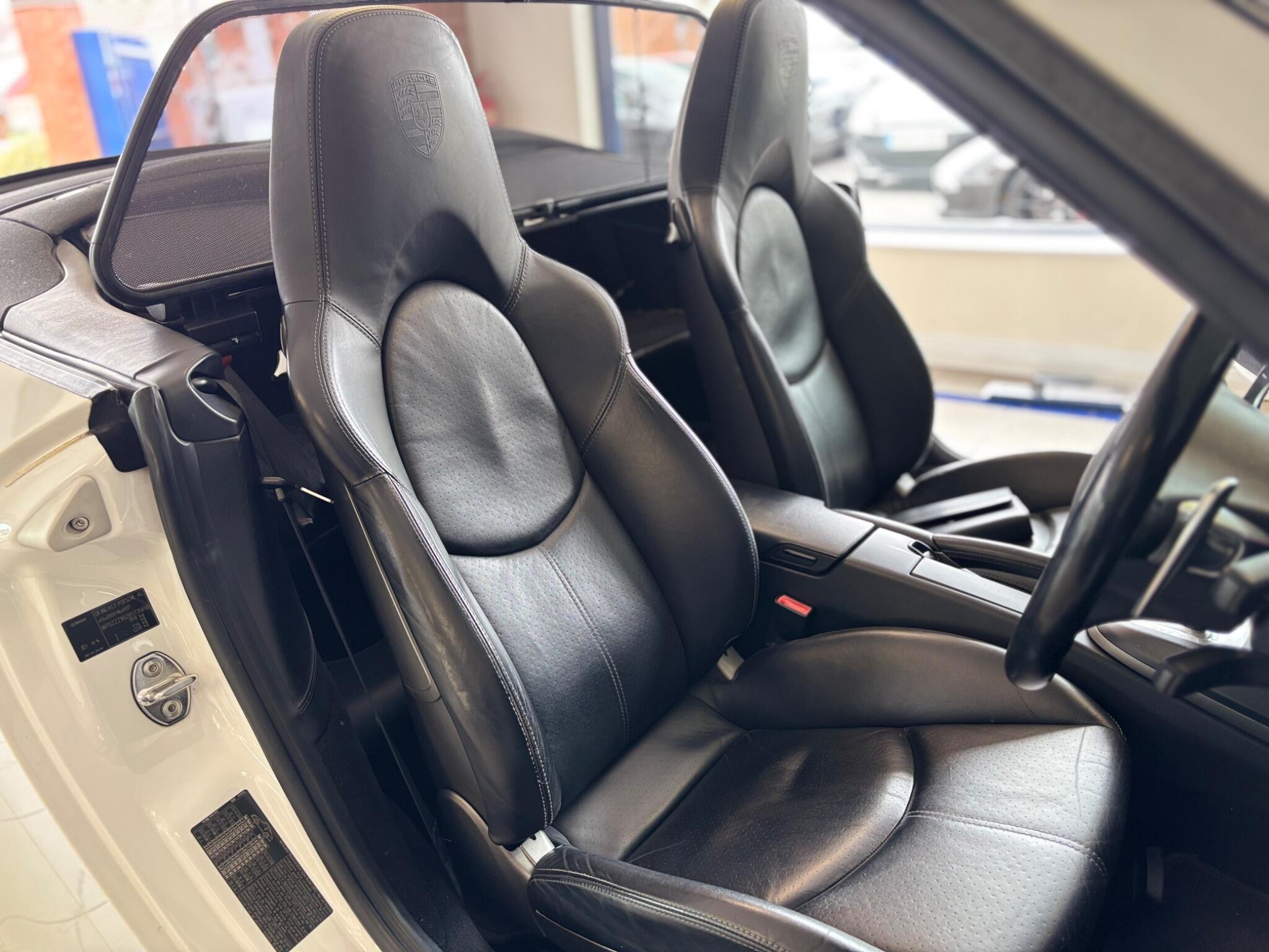 Porsche 911 view 14