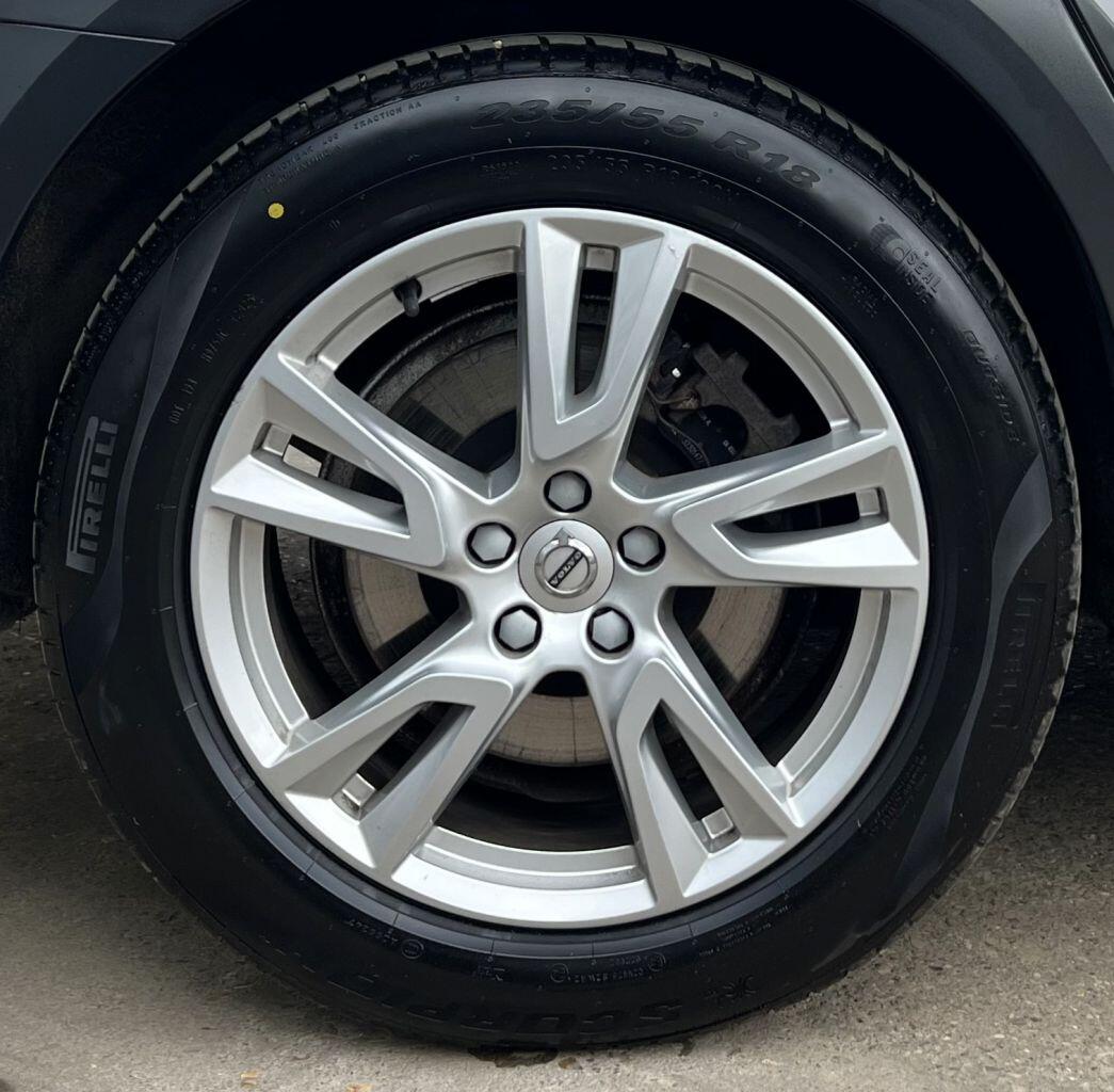 Volvo V90 Cross Country view 11