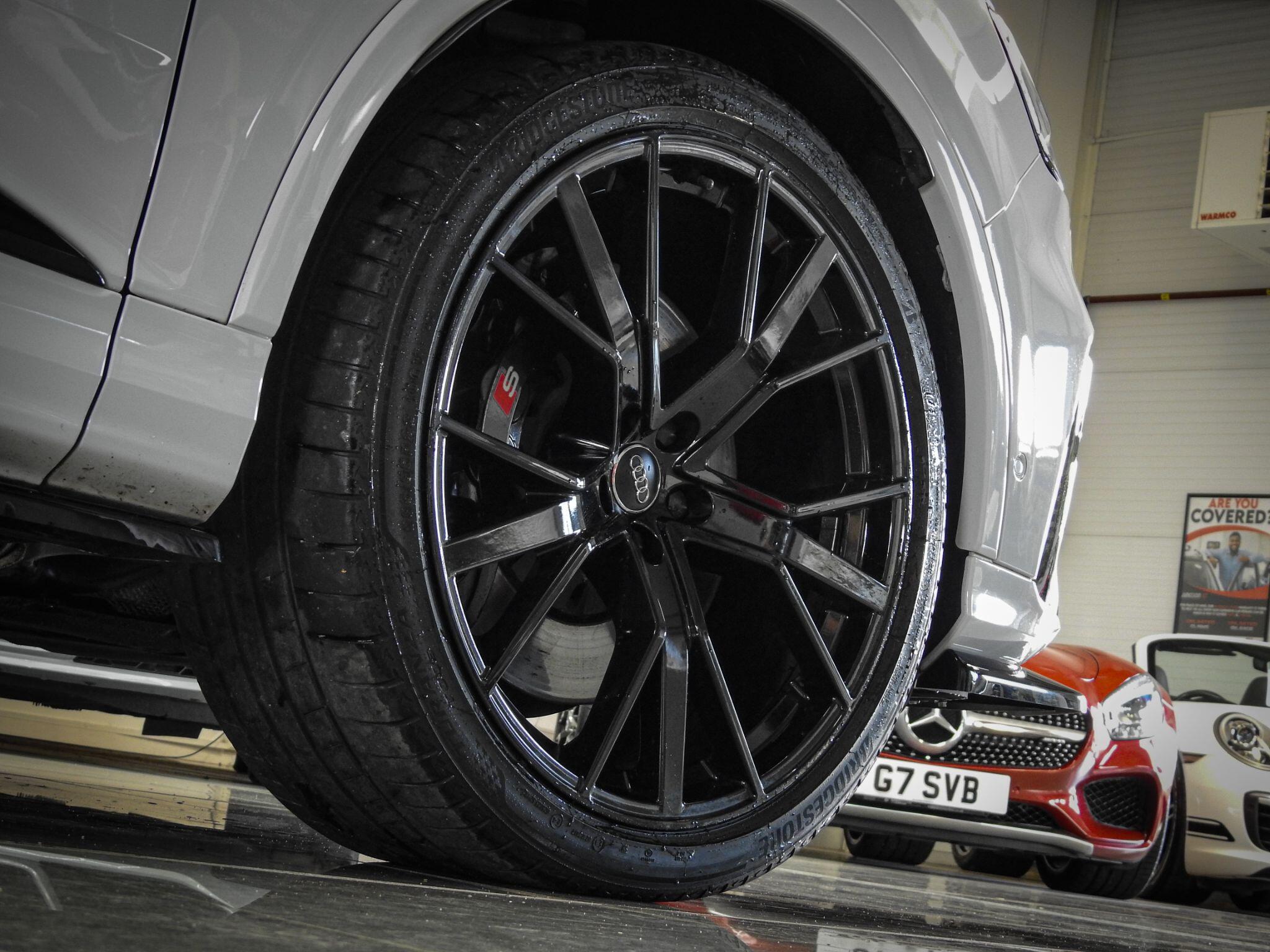 Audi SQ7 view 22