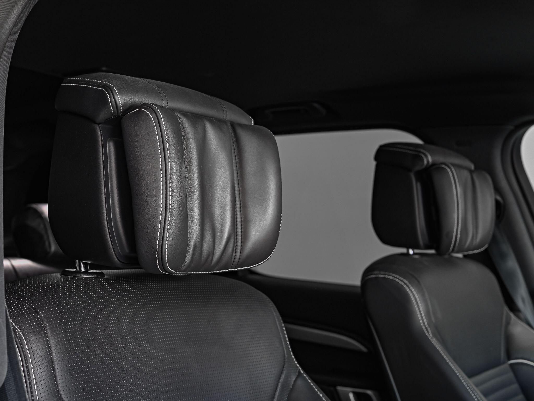 Land Rover Discovery view 7