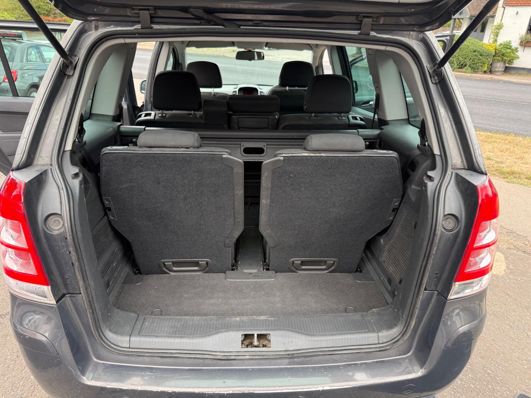 Vauxhall Zafira view 27