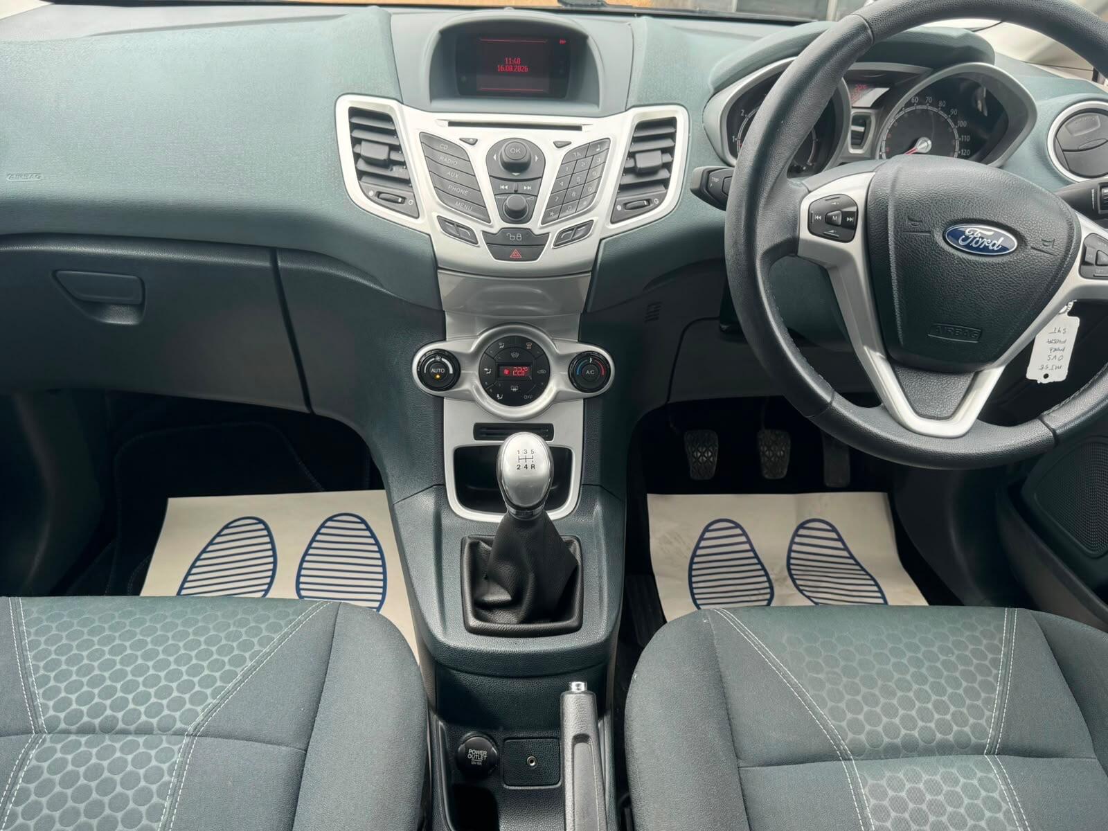 Ford Fiesta view 14