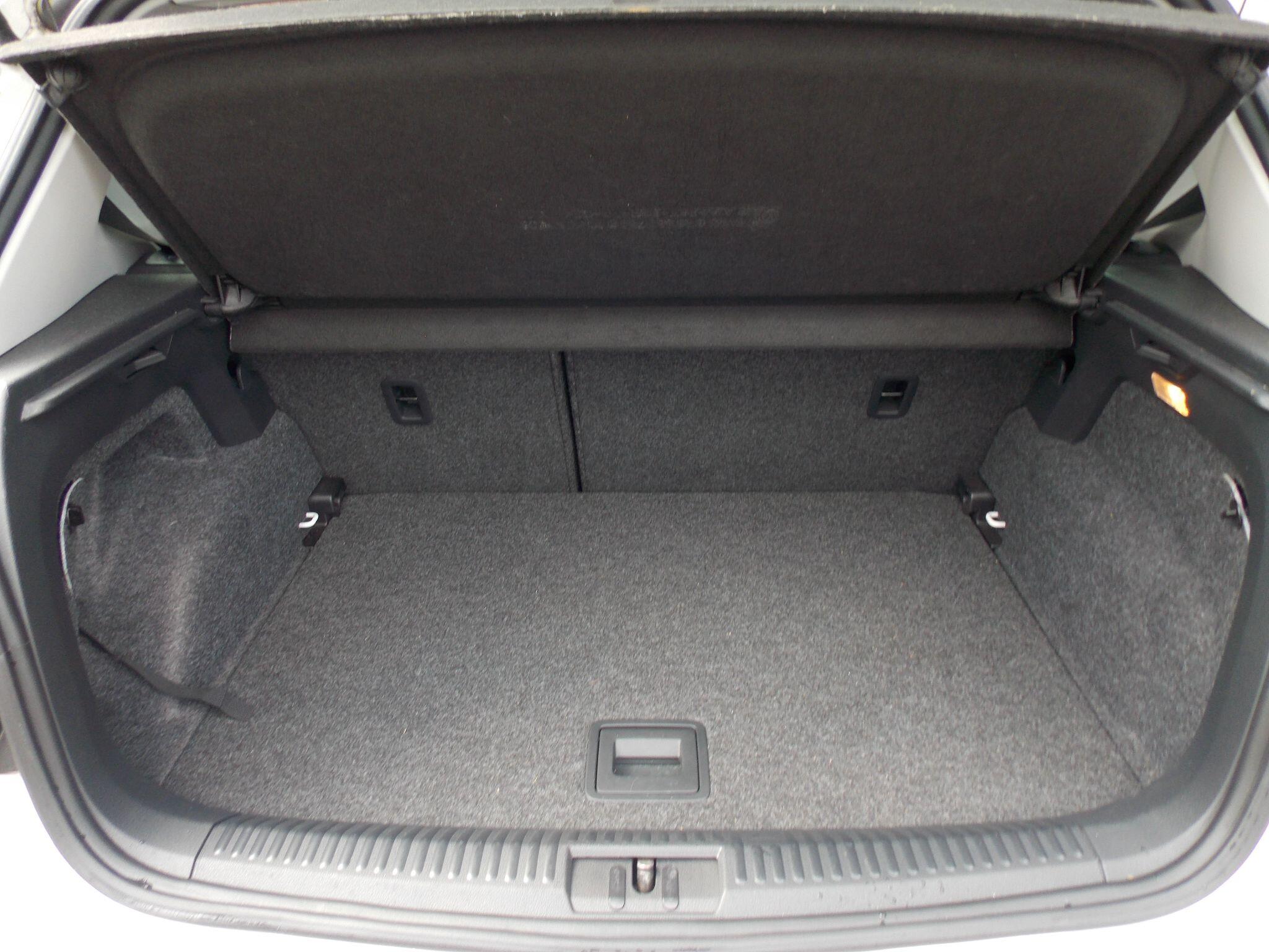 Volkswagen Polo view 18
