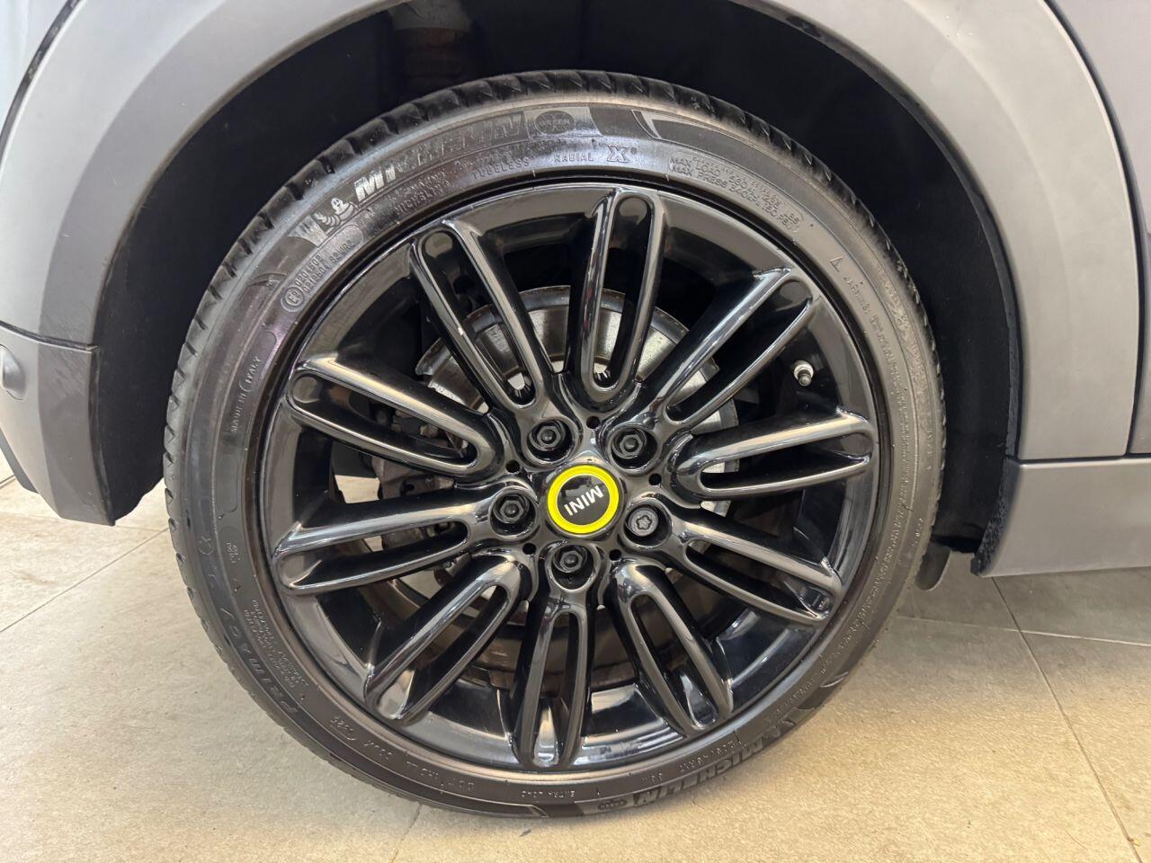 Mini Electric Hatch view 49