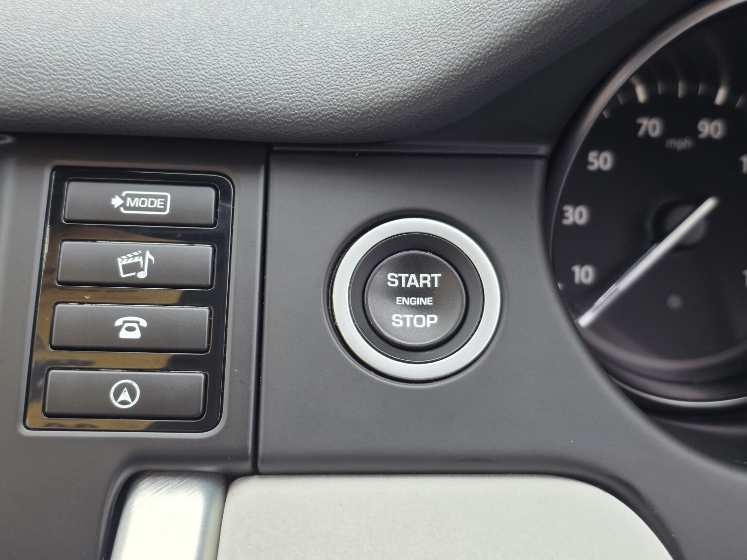 Land Rover Discovery Sport view 21
