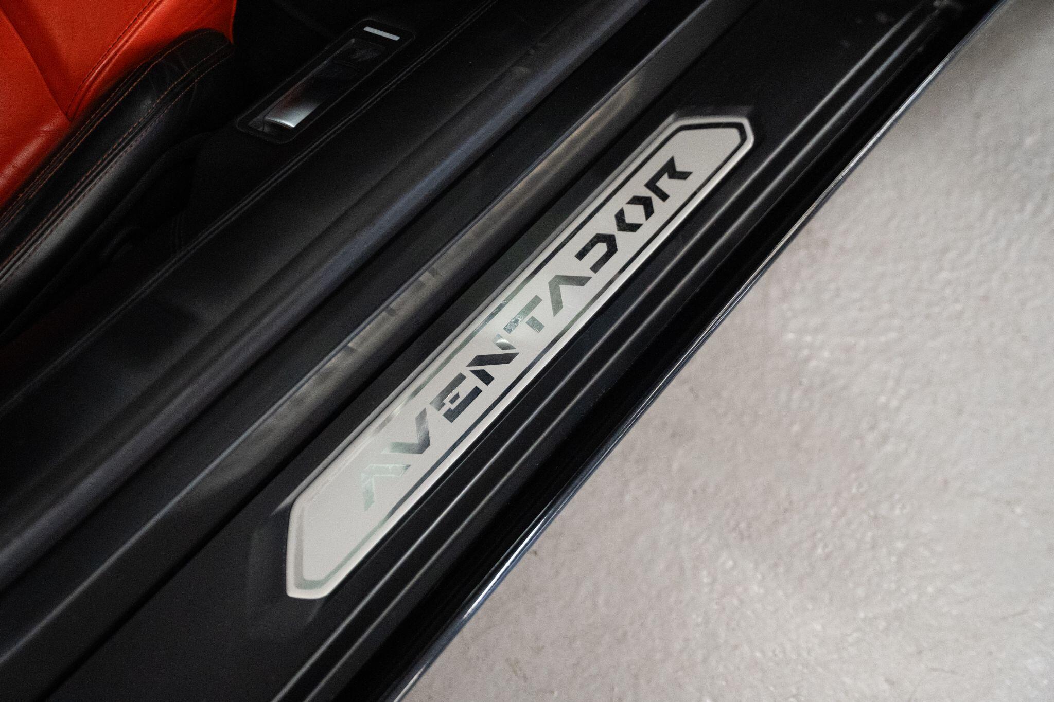 Lamborghini Aventador view 33