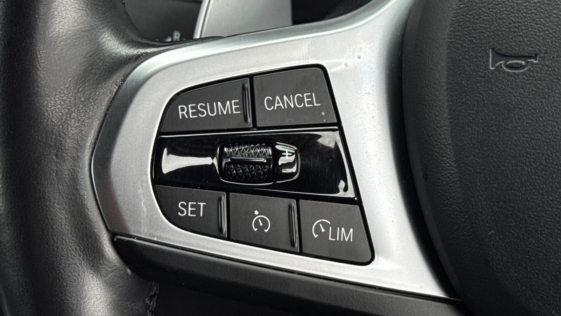 BMW 3 Series view 17