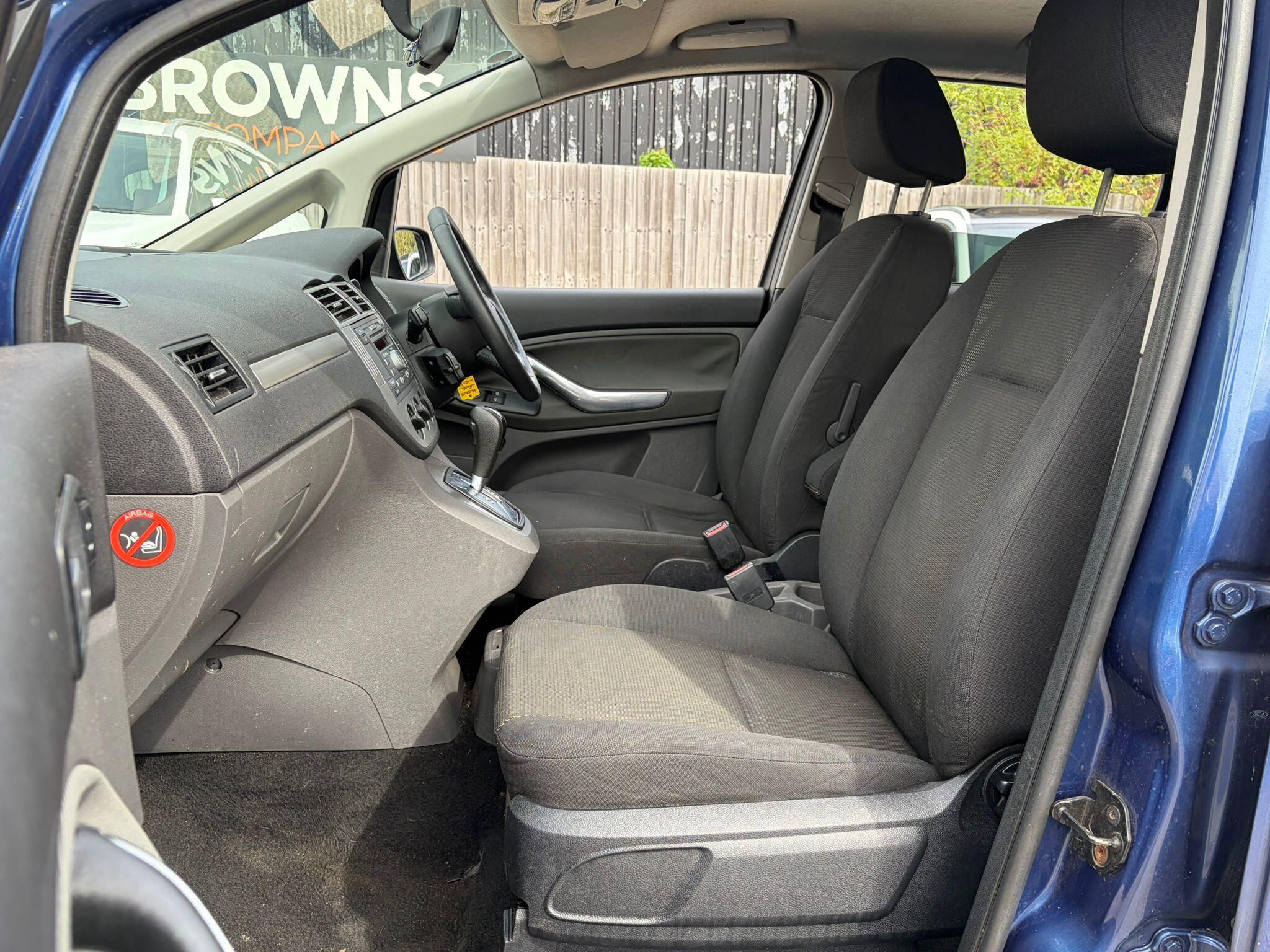 Ford C-Max view 18
