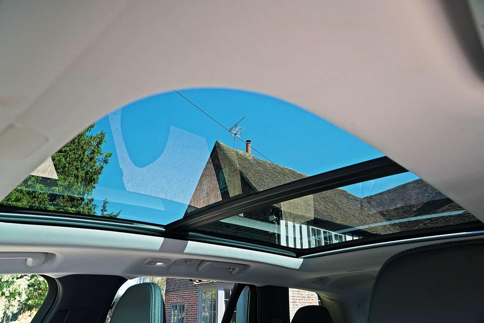 Volvo XC90 view 13