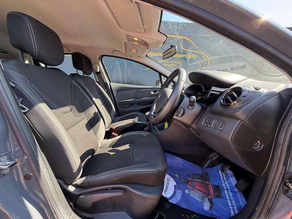 Renault Clio view 17