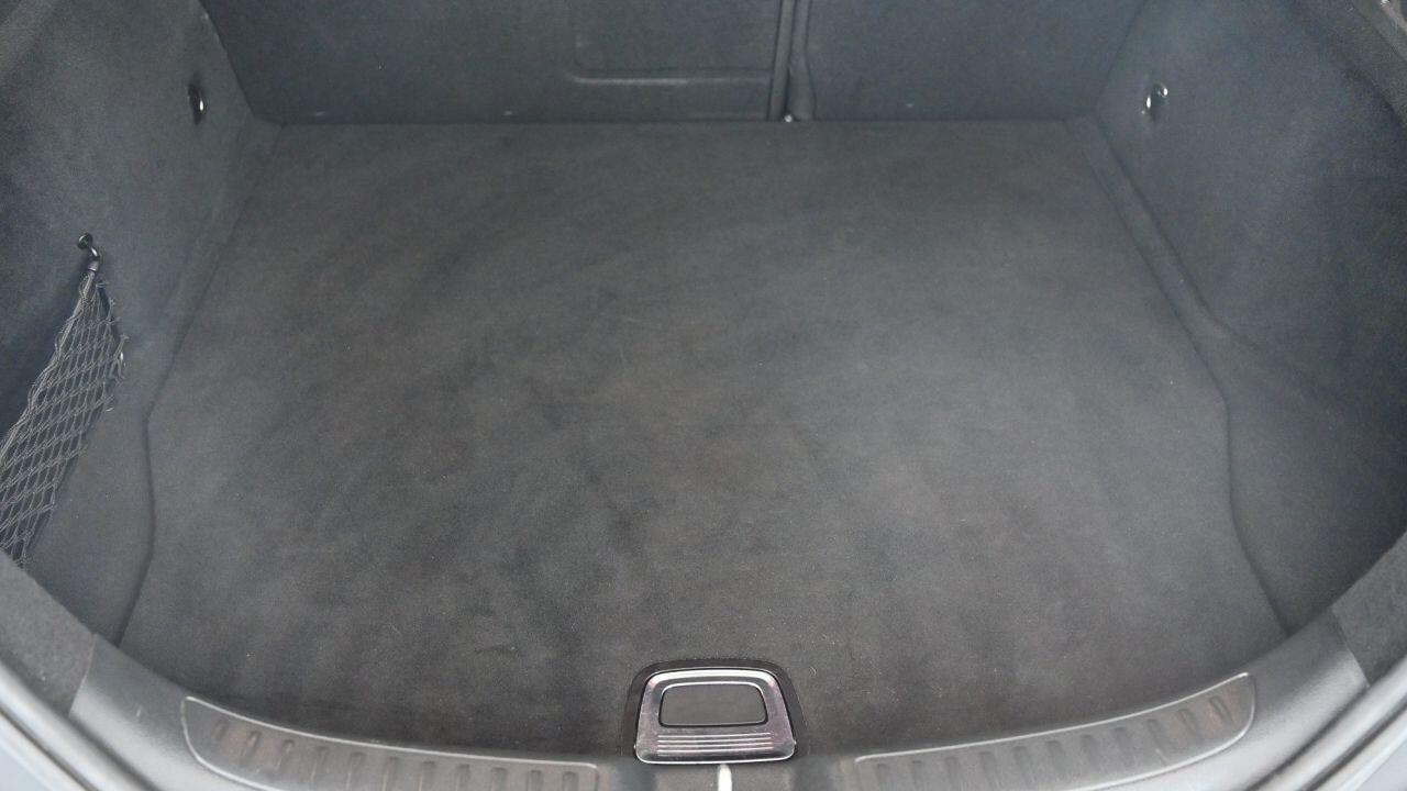 Mercedes-Benz Cla view 8