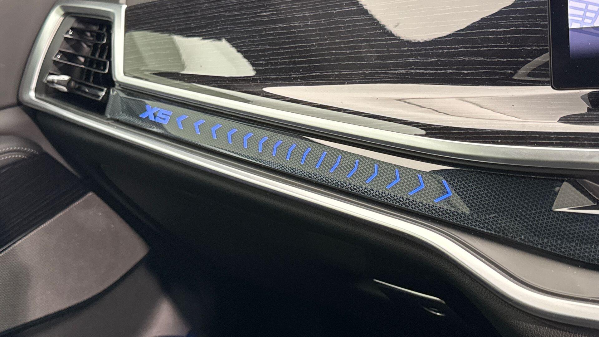 BMW X5 view 25