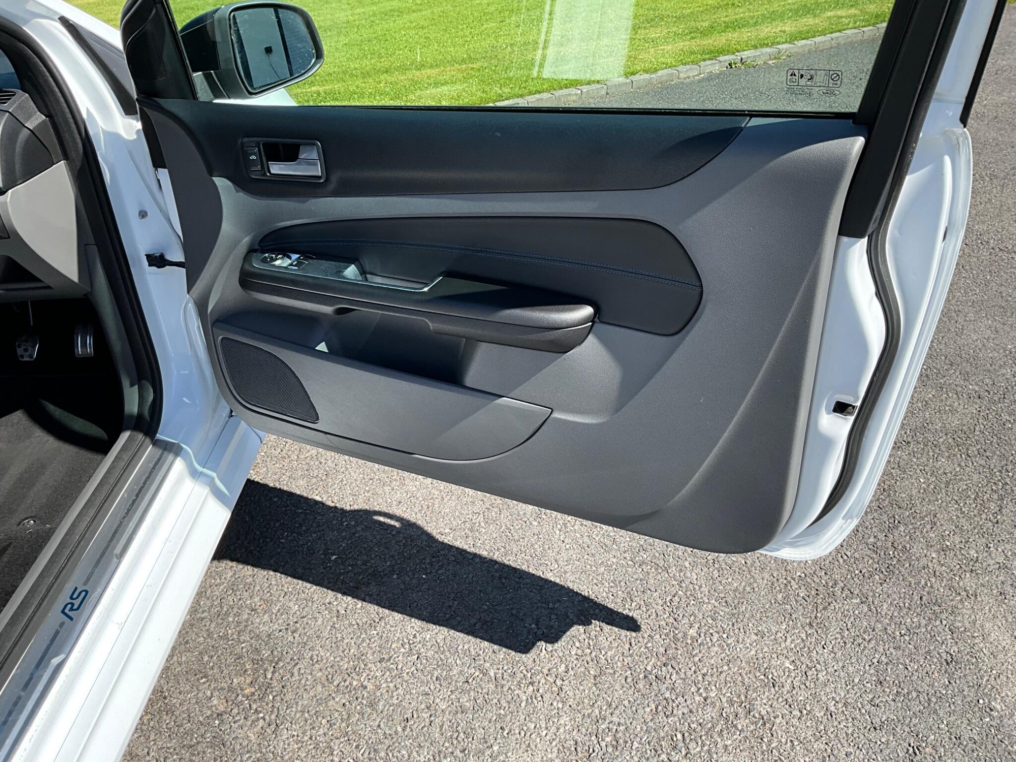 Ford Focus view 12