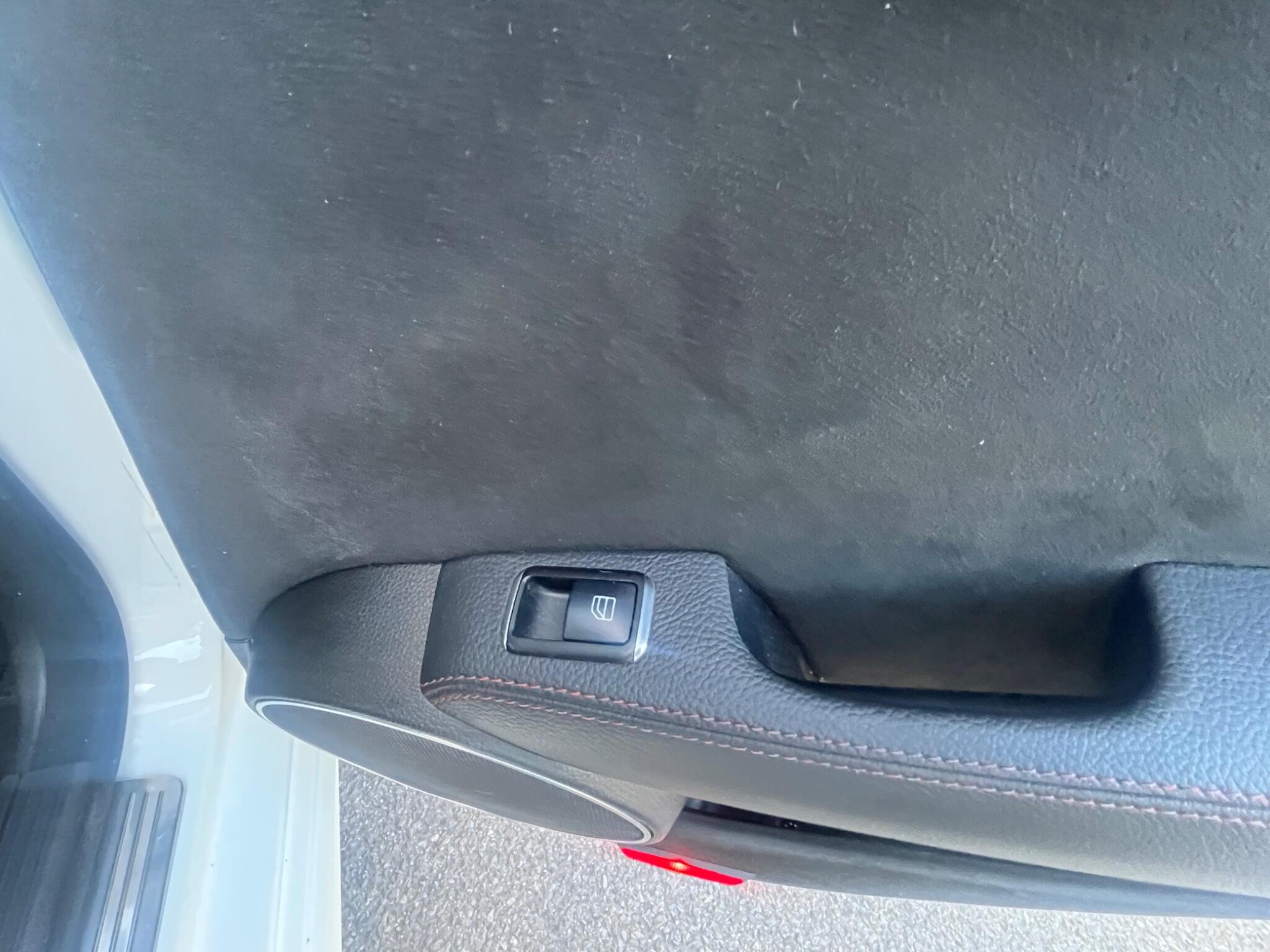 Mercedes-Benz C-Class view 29