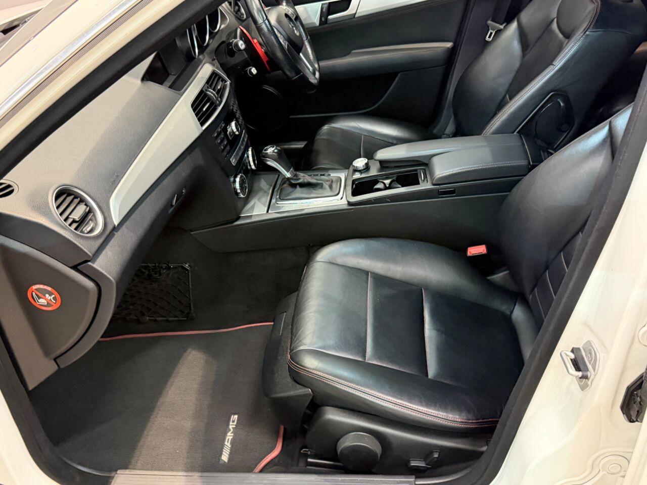 Mercedes-Benz C-Class view 29