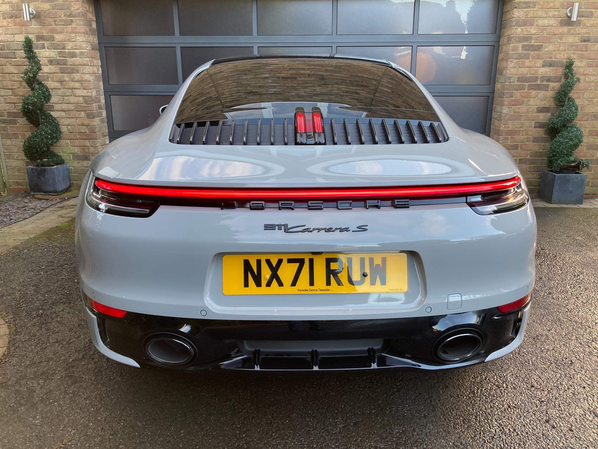 Porsche 911 view 15