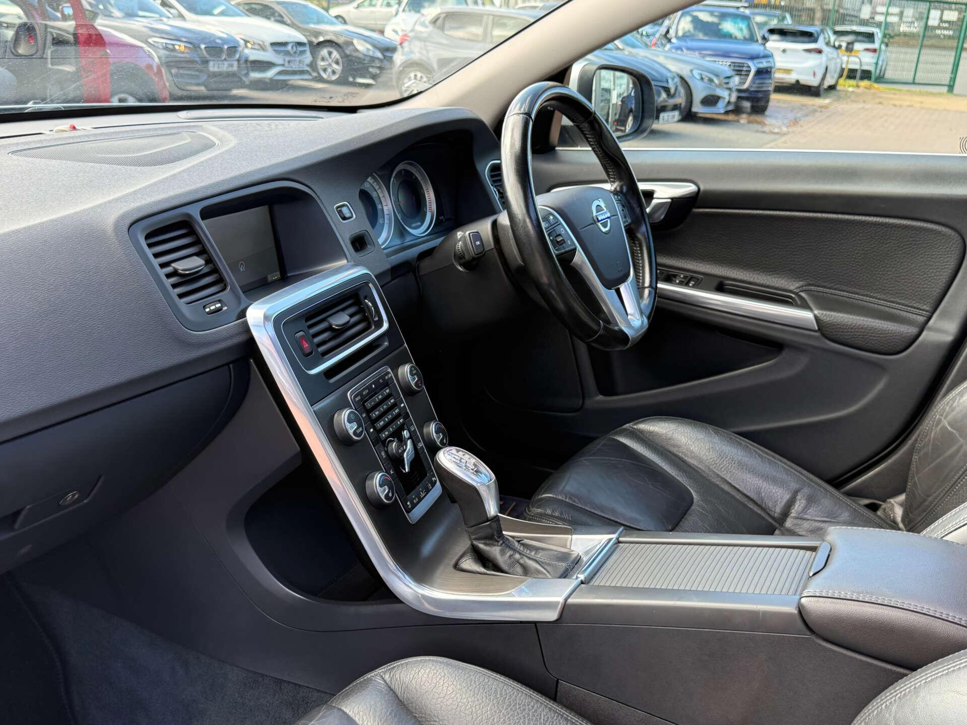 Volvo V60 view 77