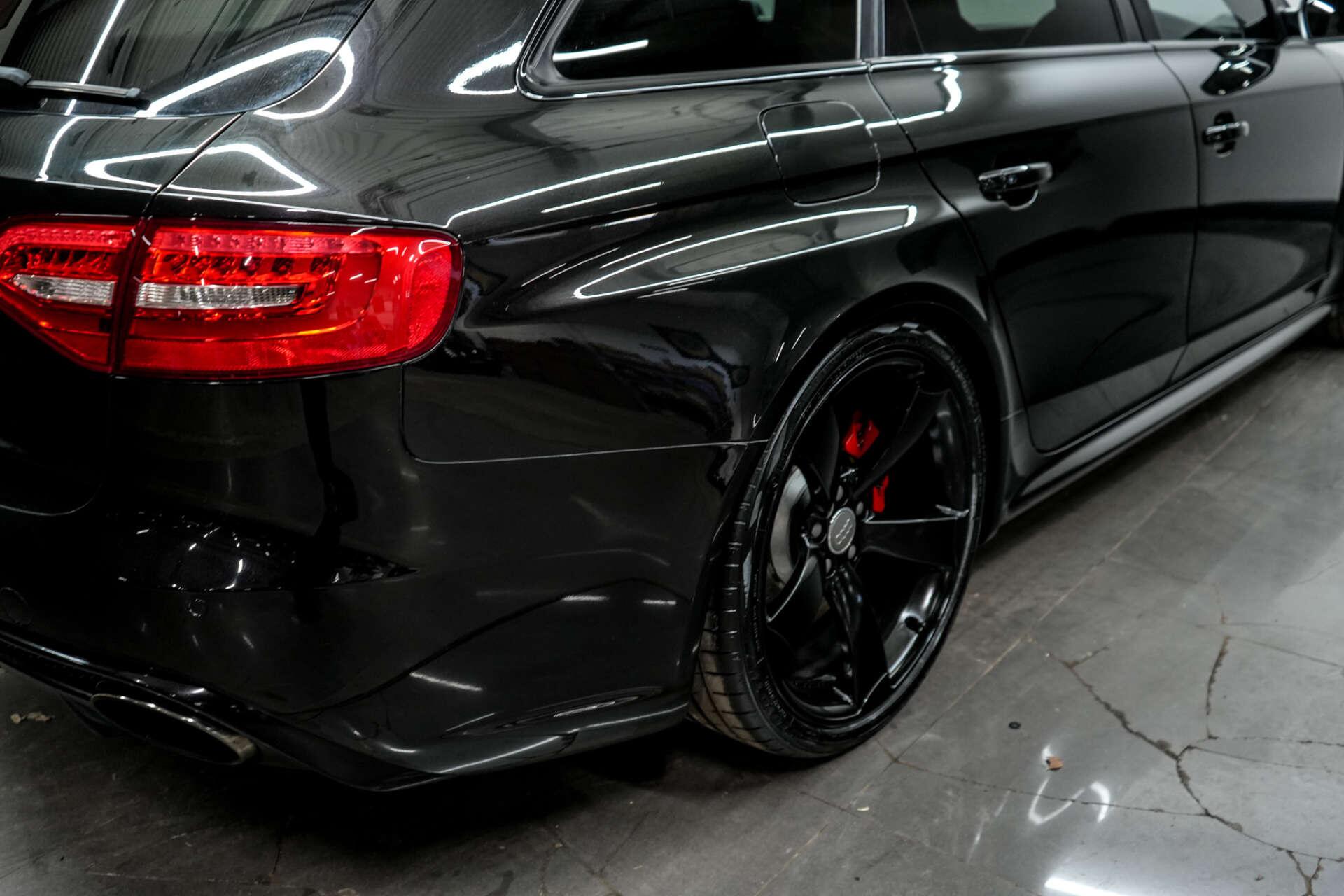 Audi RS4 view 8