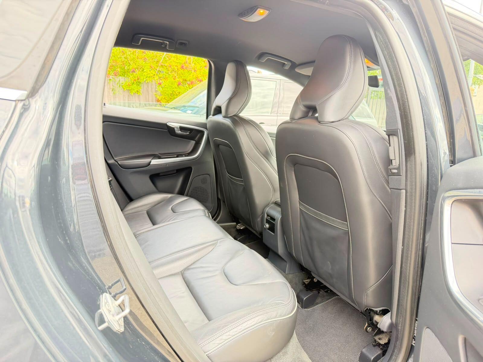 Volvo XC60 view 16