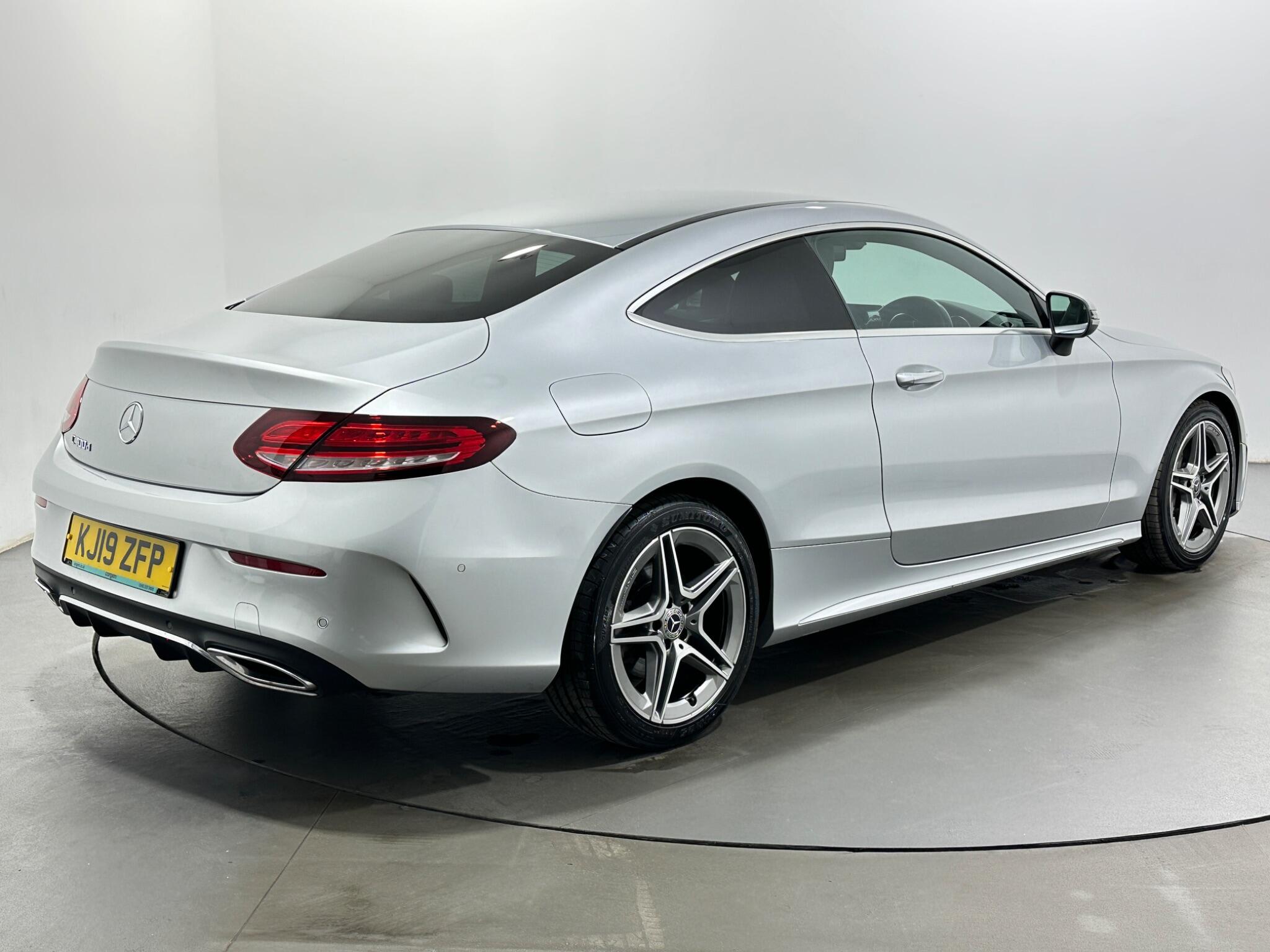 Mercedes-Benz C-Class view 8