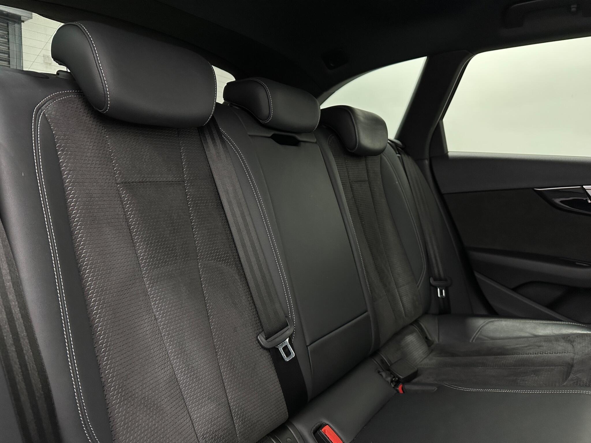 Audi A4 view 42