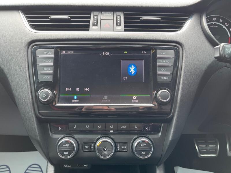 2015 Skoda Octavia image 13