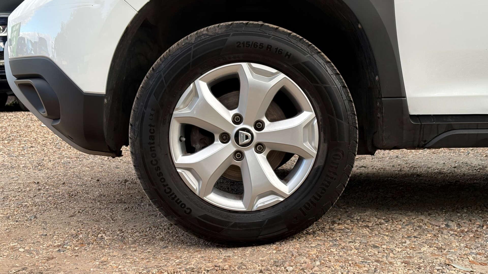 Dacia Duster view 39