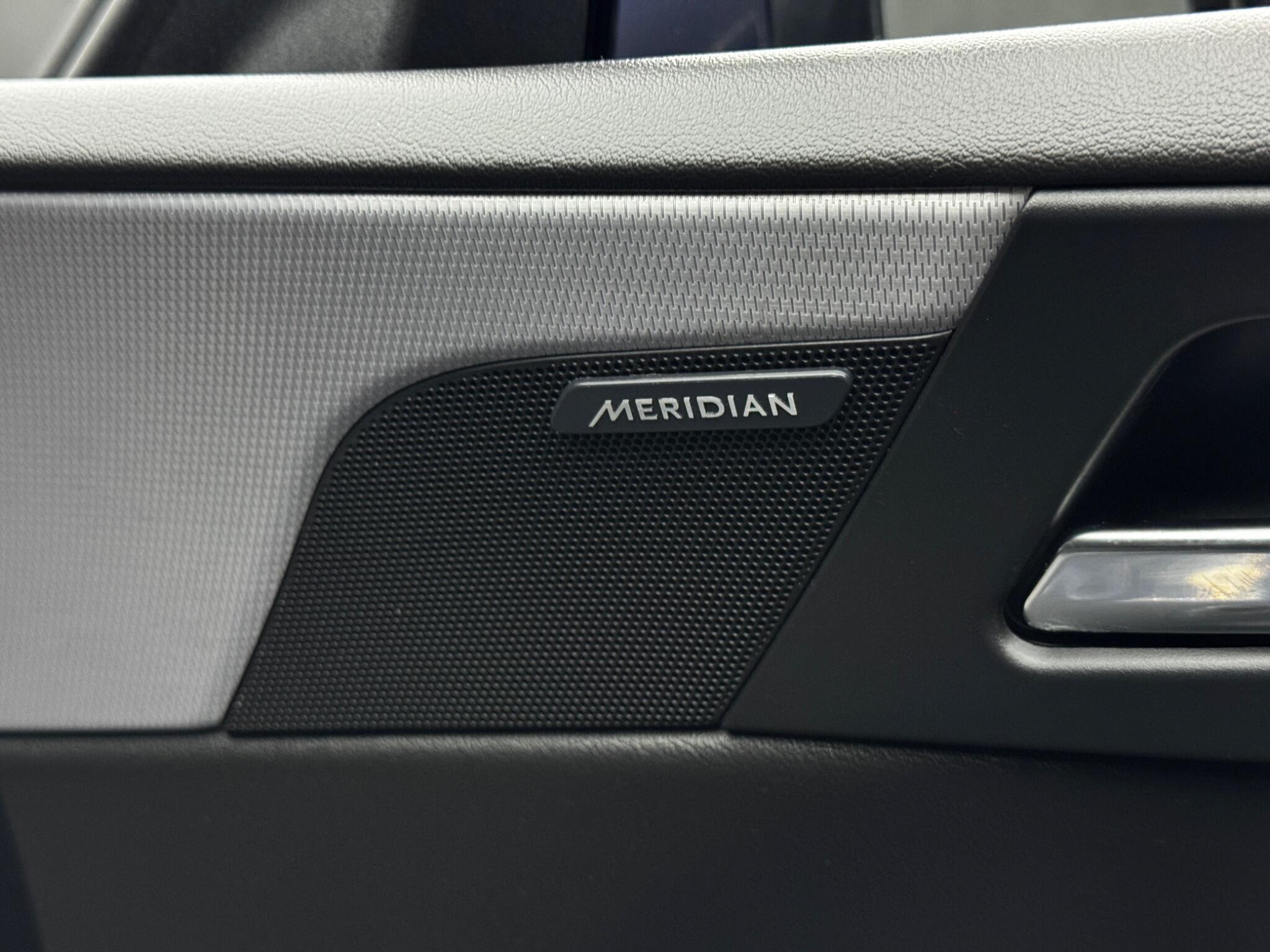 Jaguar XE view 37