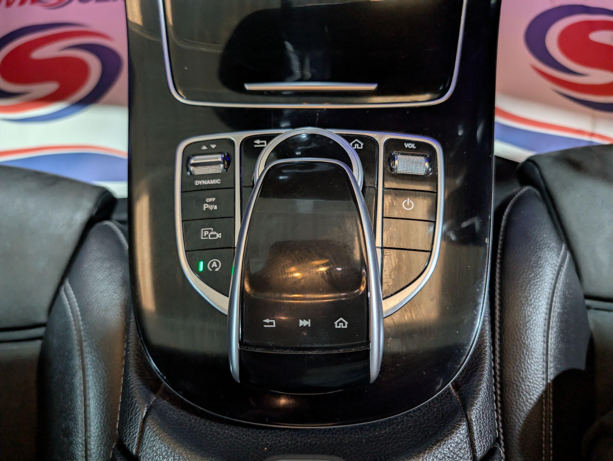 Mercedes-Benz E Class view 80