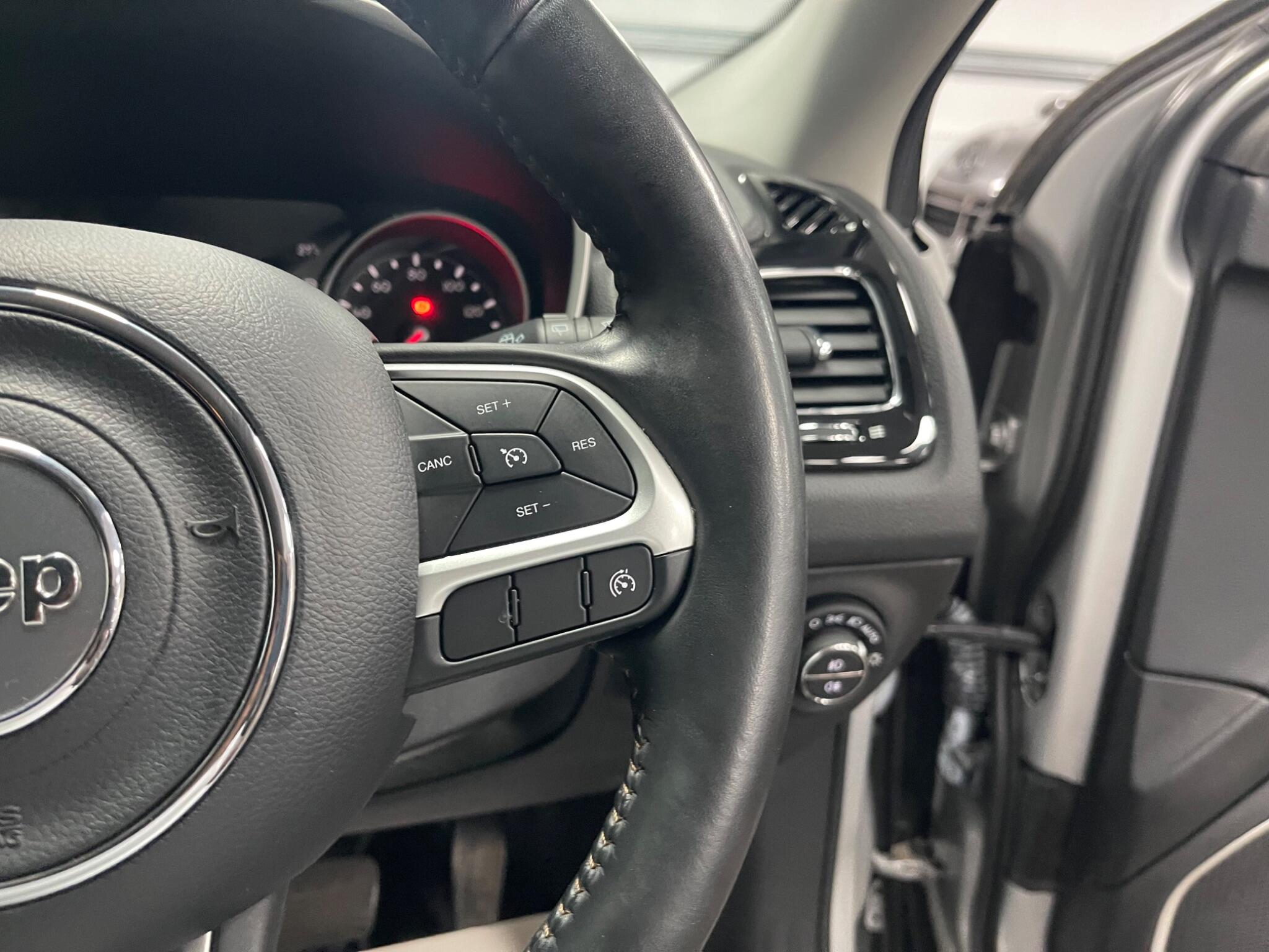 Jeep Compass view 39