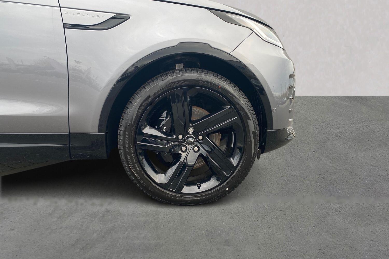 Land Rover Discovery view 6