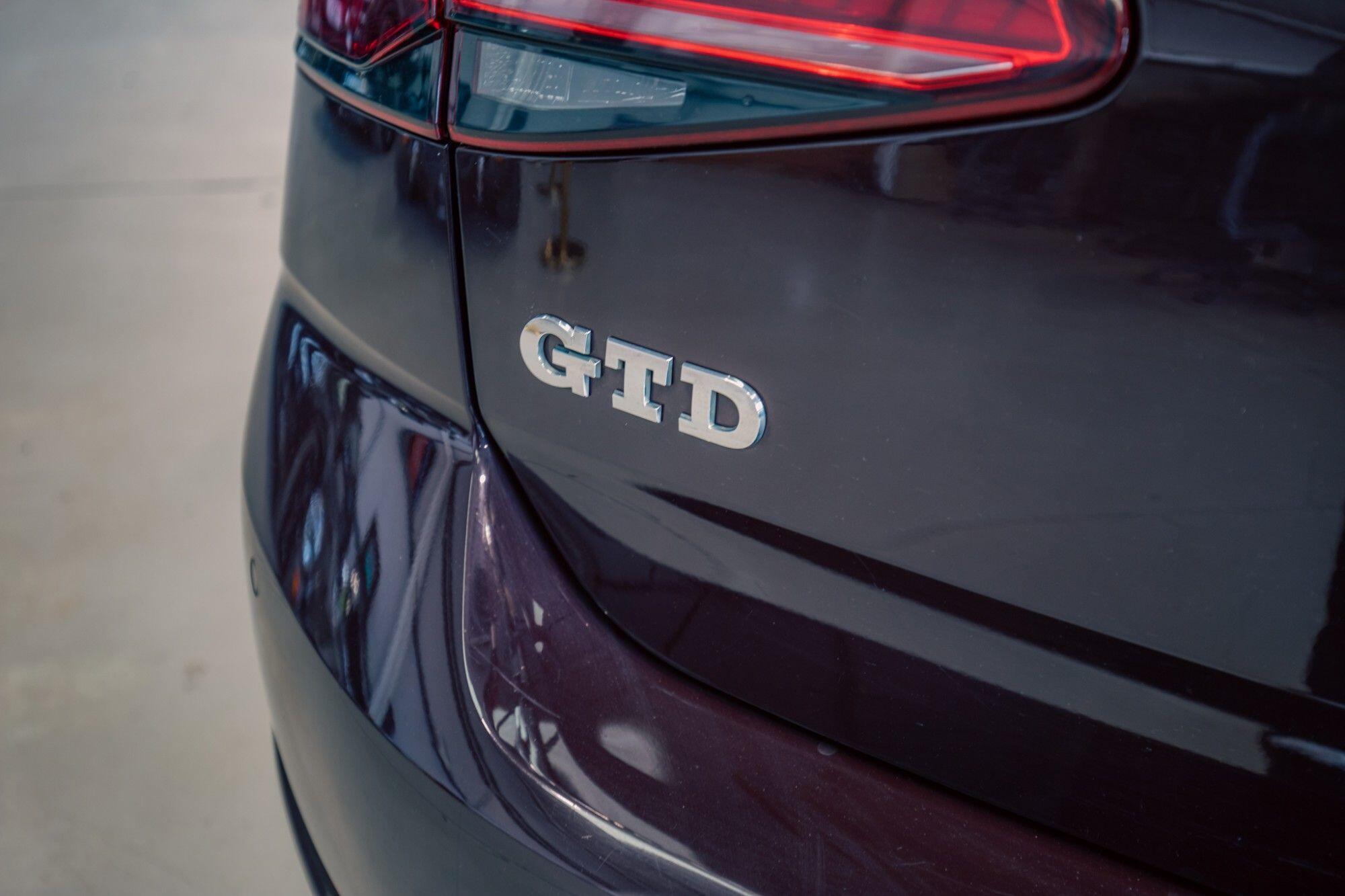 Volkswagen Golf view 5