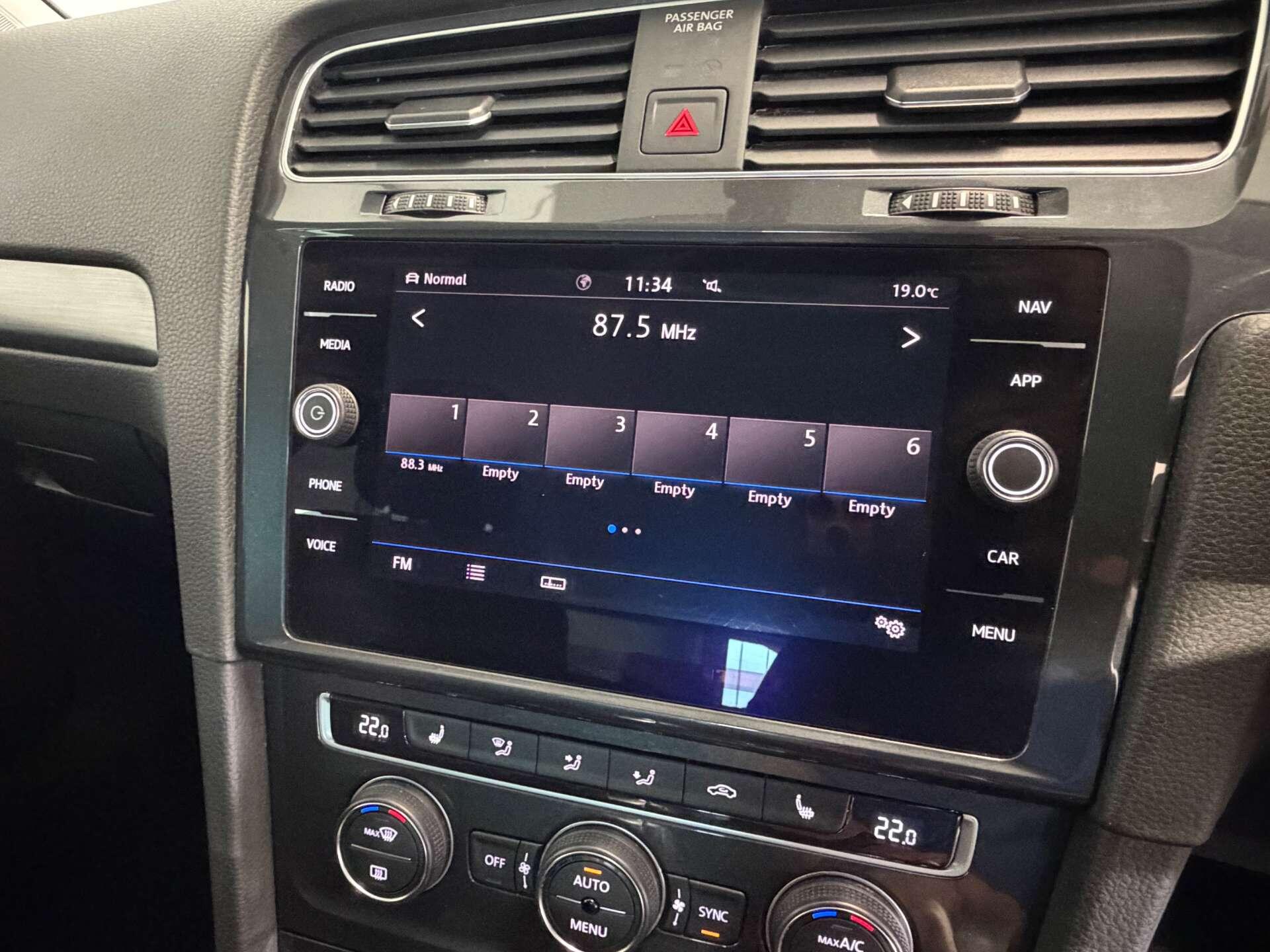 Volkswagen Golf view 34