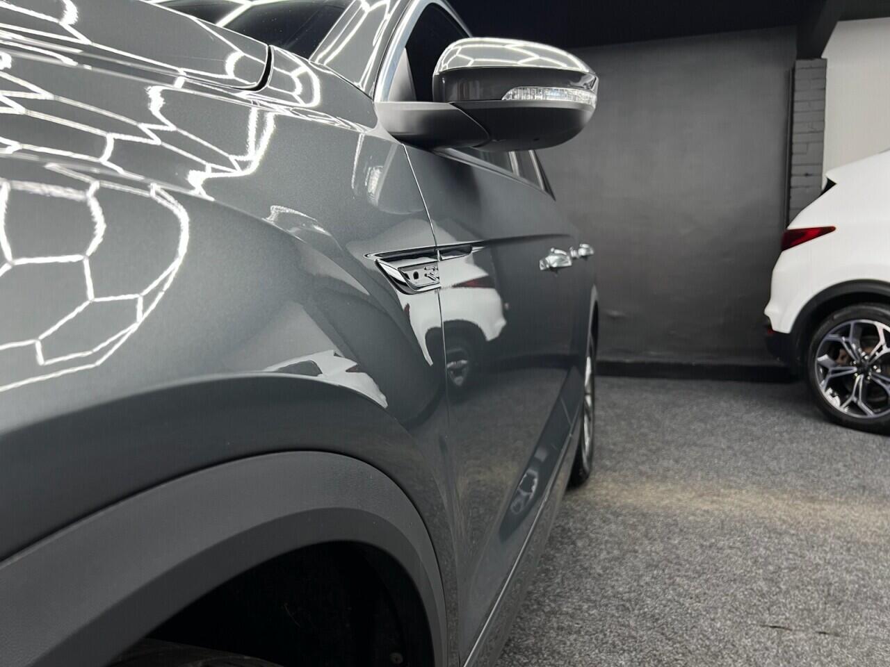 Volkswagen T-Roc view 24