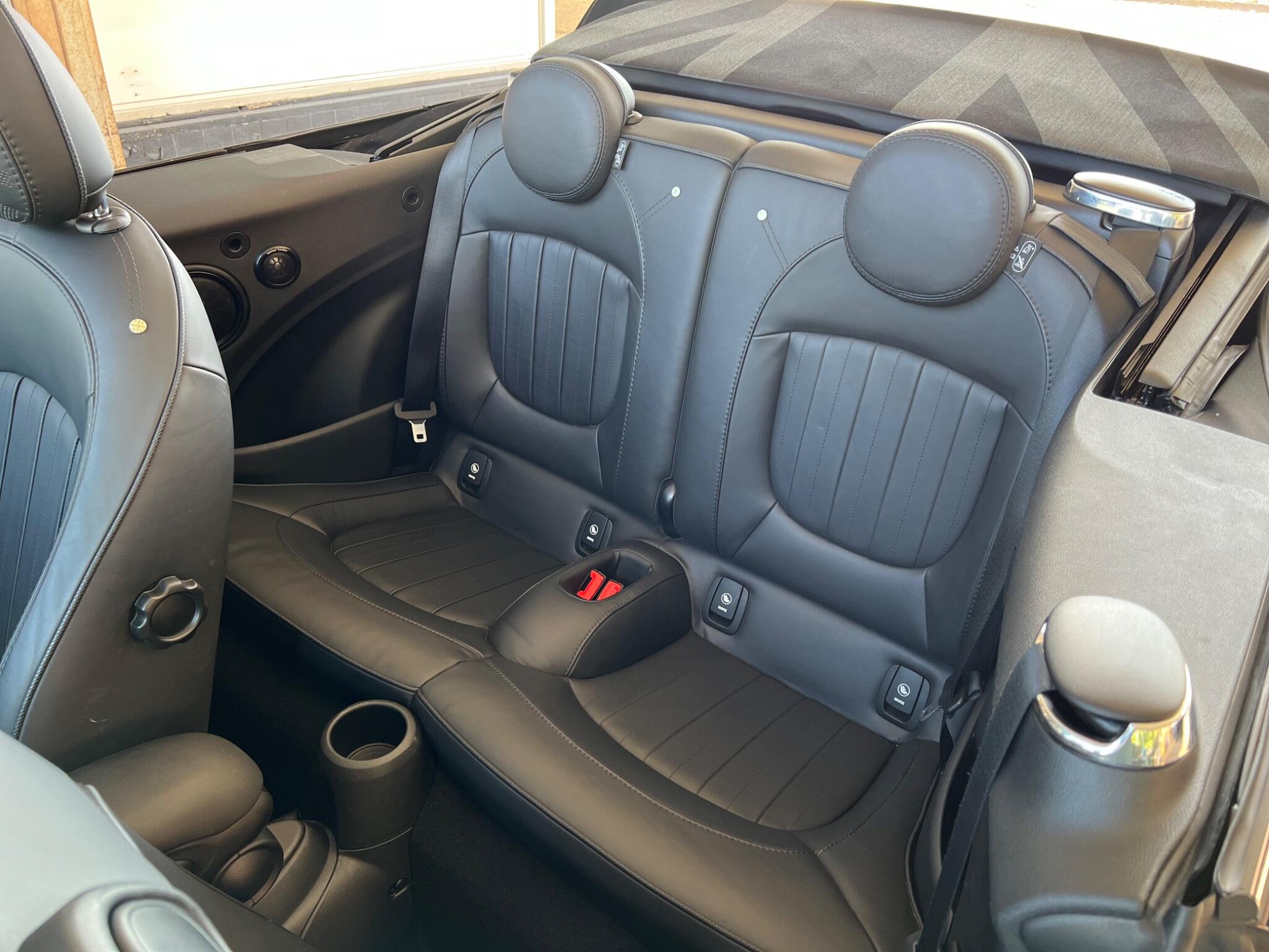 MINI Convertible view 17