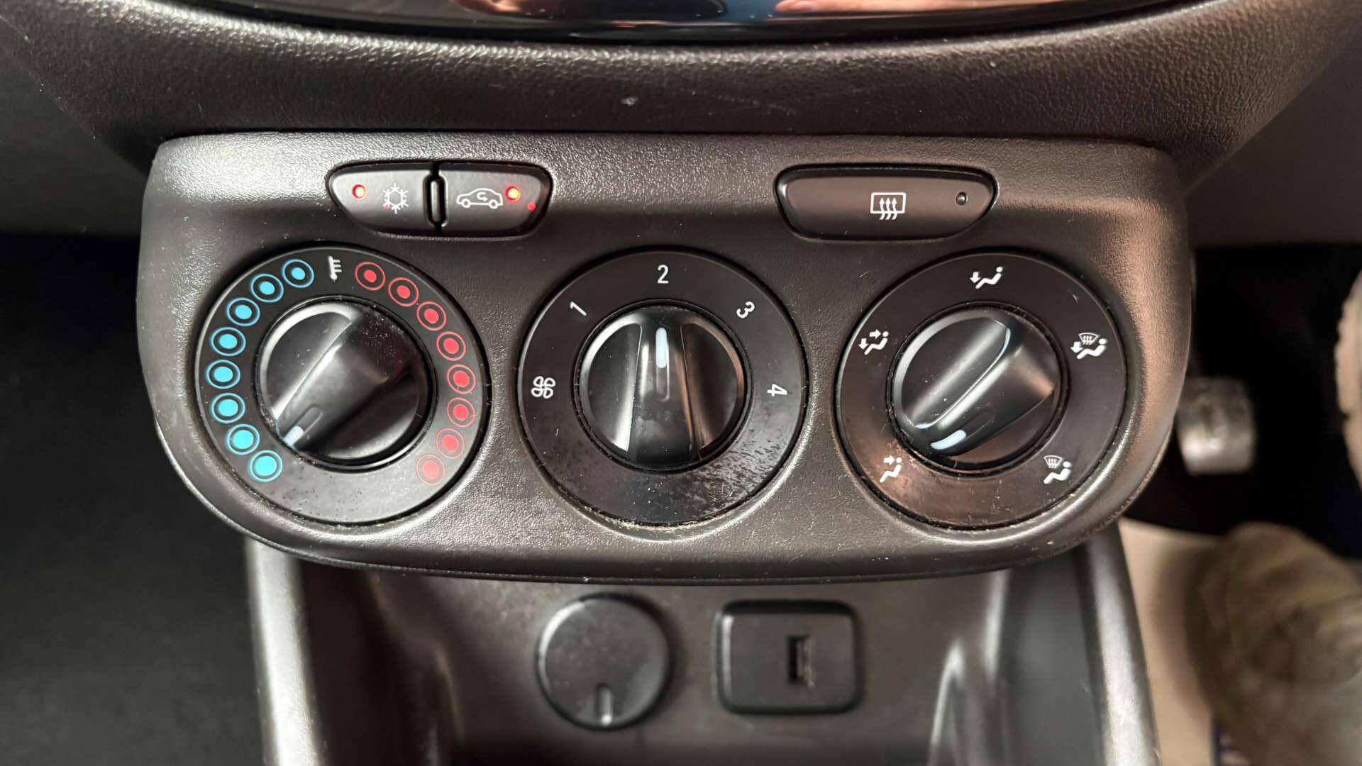 Vauxhall Corsa view 29