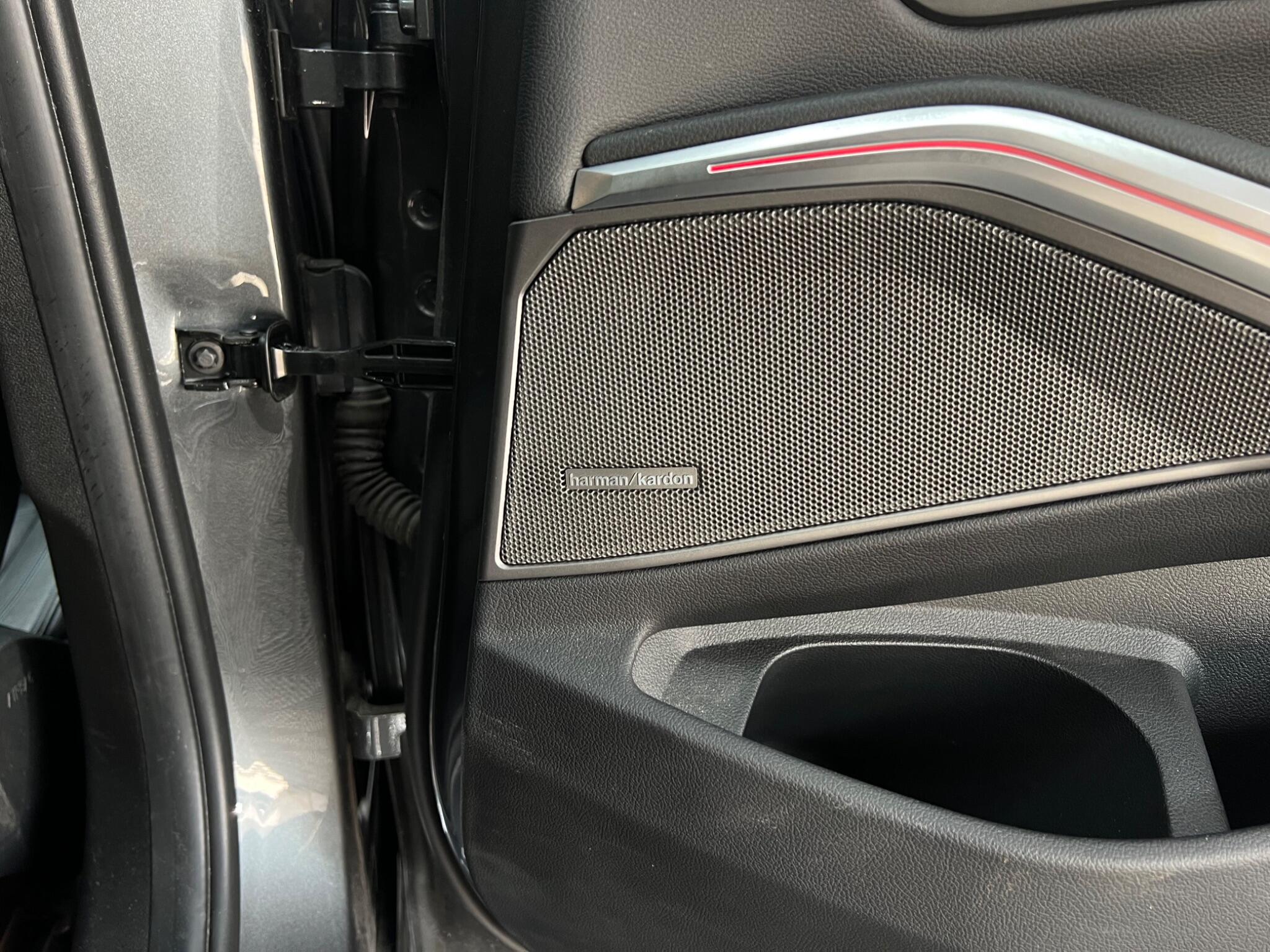 BMW 3 Series view 35