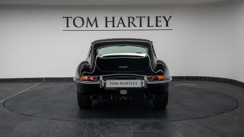 Jaguar E-Type view 6
