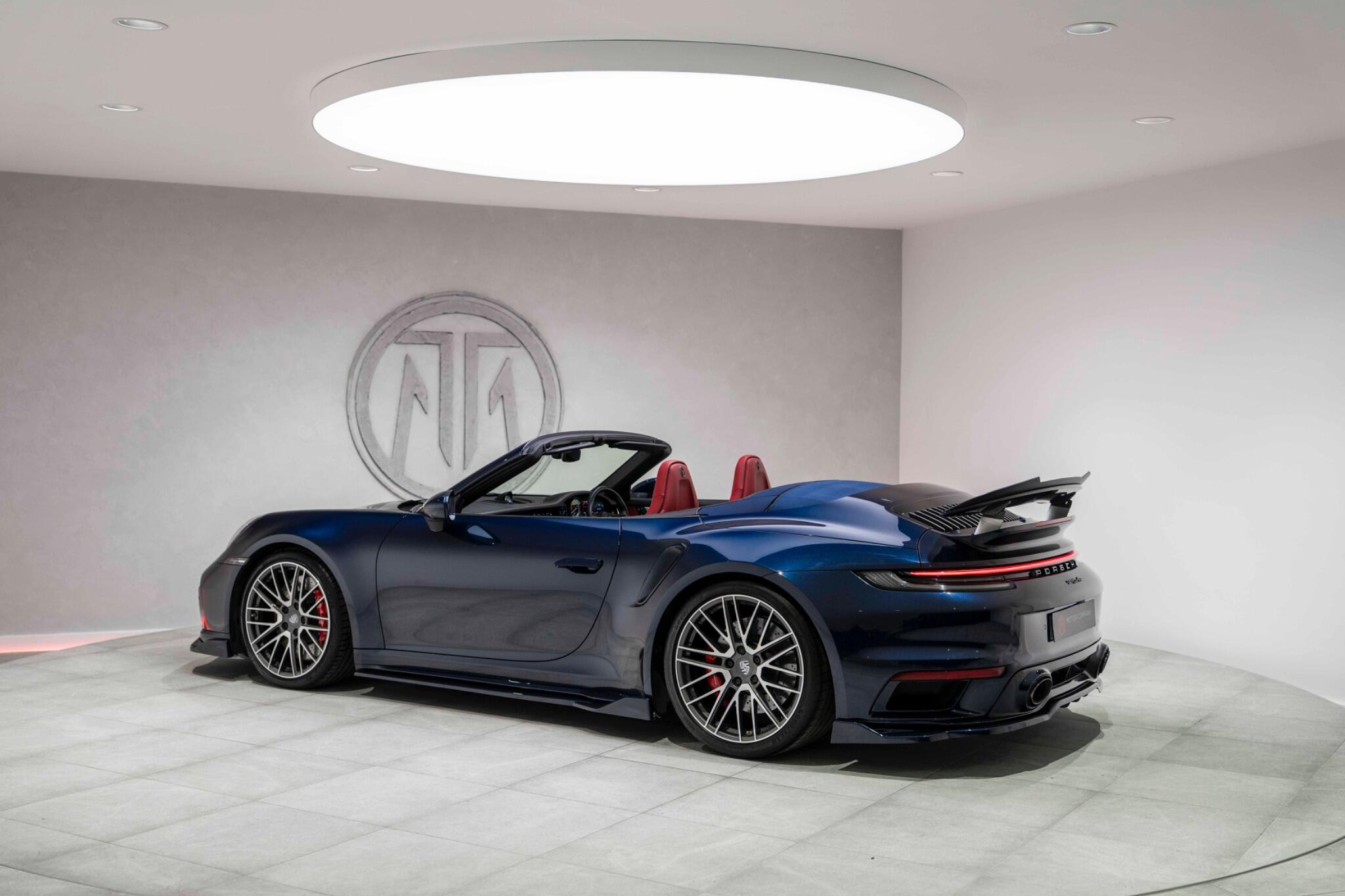 Porsche 911 view 13