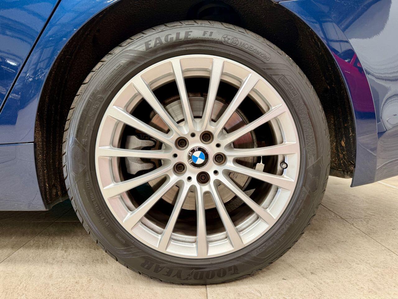 BMW 5 Series view 28
