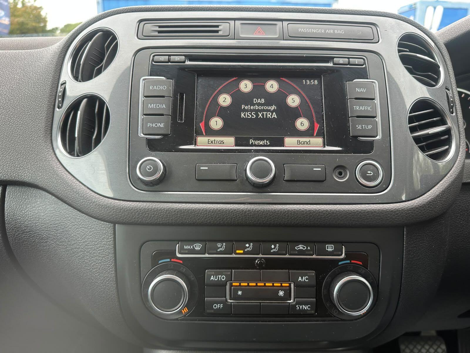 Volkswagen Tiguan view 12
