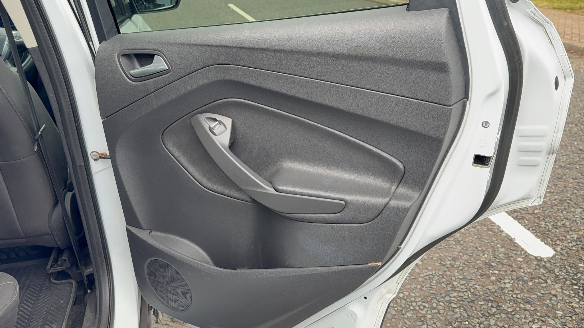 2014 Ford Kuga 2.0 TDCi Zetec AWD Euro 5 5dr • 87,800 miles image 29