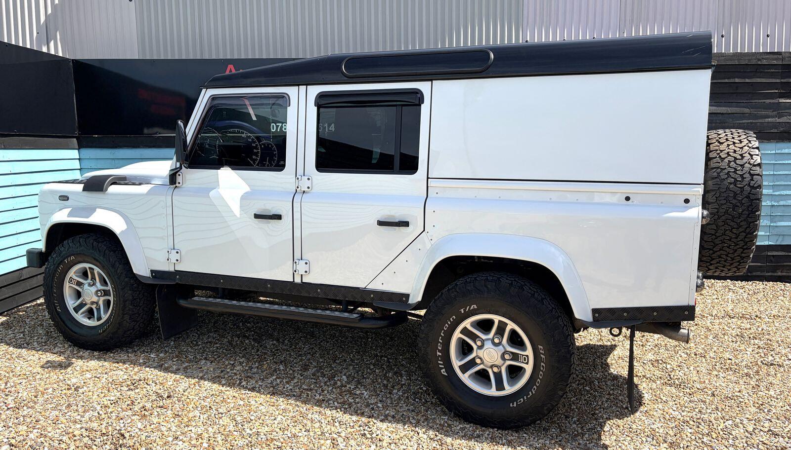 Land Rover Defender view 17