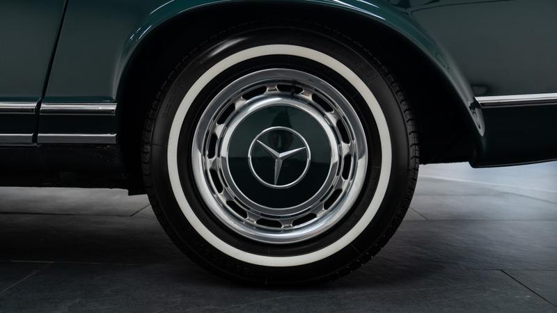 Mercedes-Benz SL view 19
