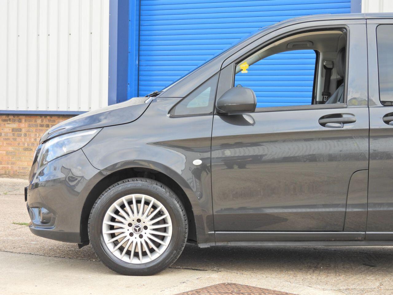Mercedes-Benz Vito view 9