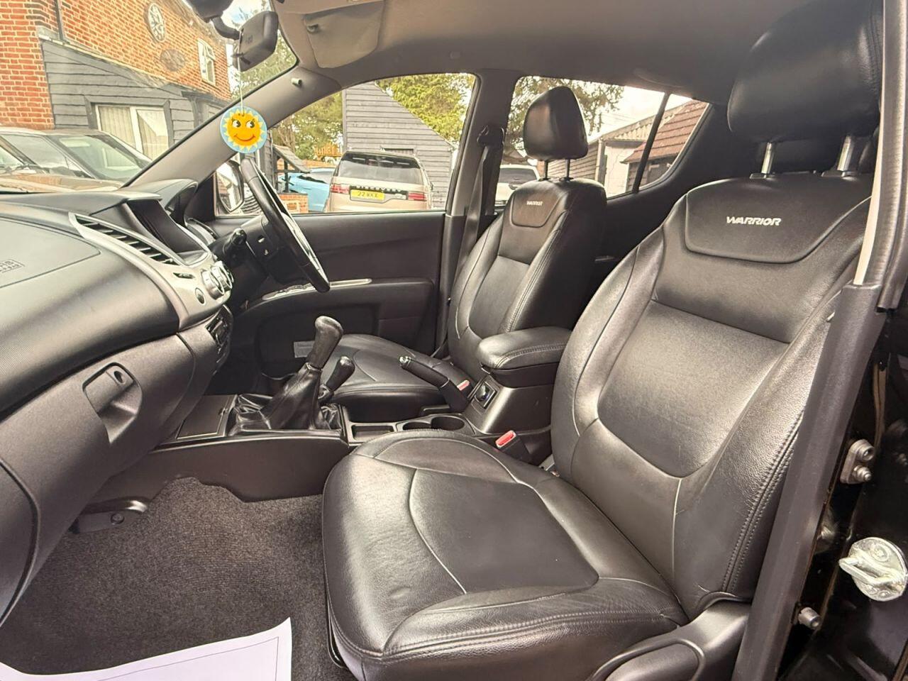 Mitsubishi L200 view 13